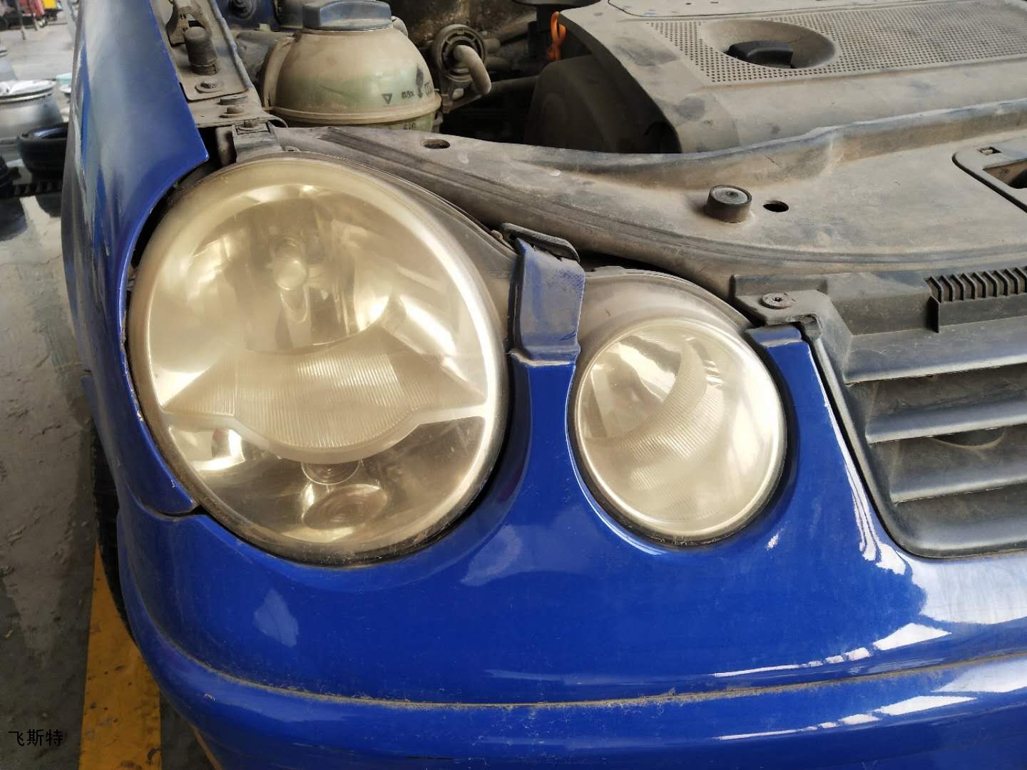 汽車車燈發(fā)黃